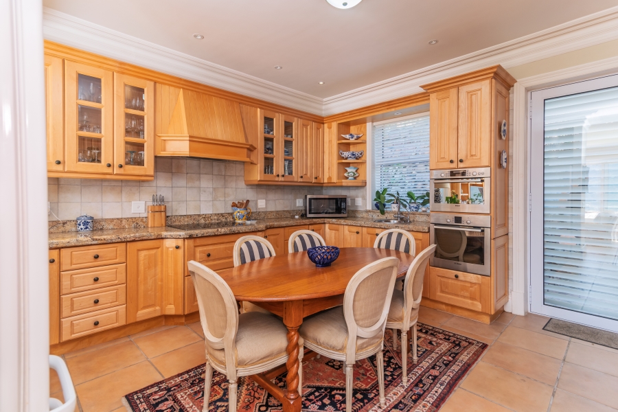 To Let 4 Bedroom Property for Rent in Fish Hoek Western Cape